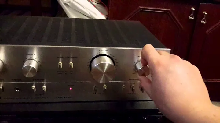 Akai AM 2250