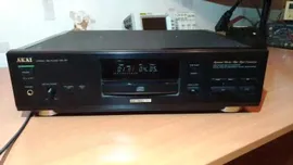 Проигрыватель компакт дисков Akai CD-79