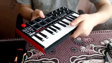 Akai Professional MPK Mini MK2 video unboxing 2017
