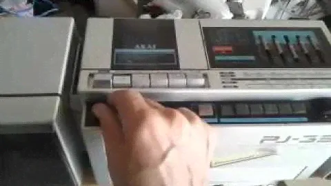 AKAI PJ35