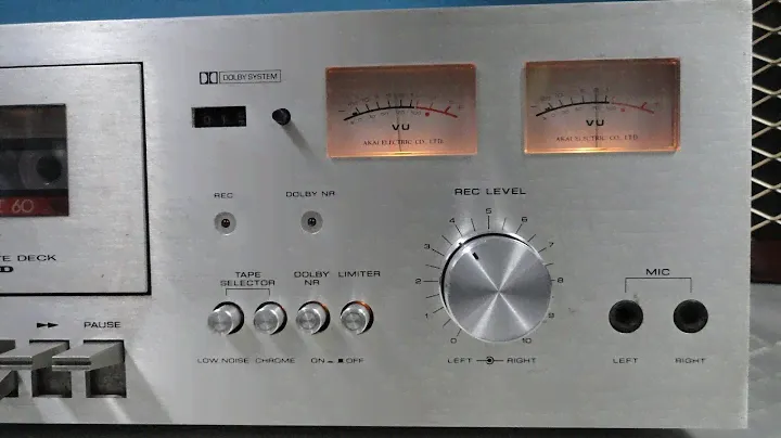 O Rei do Som - Tape Deck Akai CS-702D