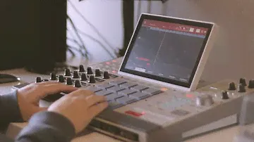 Akai MPC X SE - Making a Beat with Vinyl Sampling