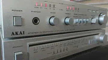Amplificador Japonés Vintage AKAI UC-U2 de 1980