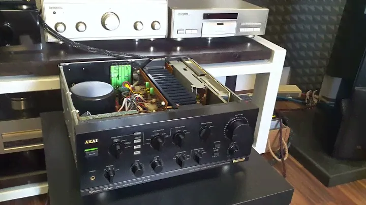 Akai AM-95 - A Look Inside ( Part 2 )