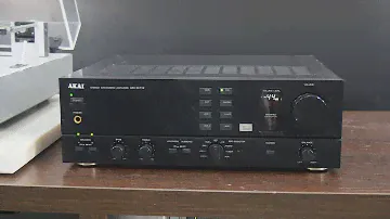 AKAI AM-M712