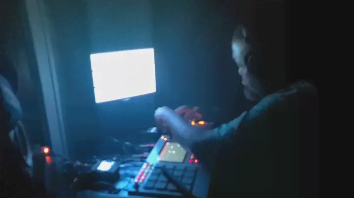 Akai MPC Live 2 Retro Edition  - 400 Subscribers Live Set (Thank You!!🙏🏾✊🏾💚)