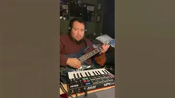 Looping with the Akai Mini Play 2