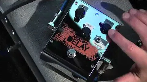 Akai Pro Analog Delay Pedal   @whybuynew.co.uk