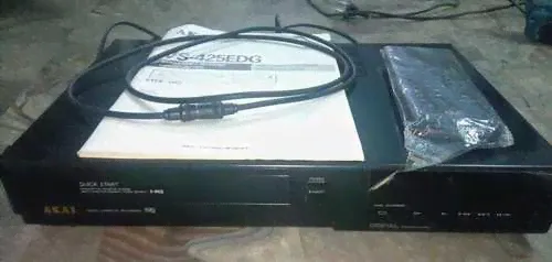 Видеомагнитофон akai vs-425edg