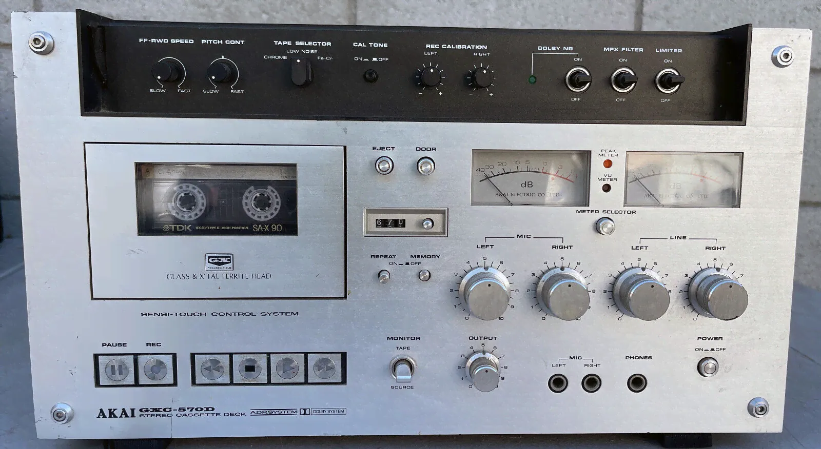AKAI GXC-570D Stereo Cassette Deck Sensi-Touch Control-0