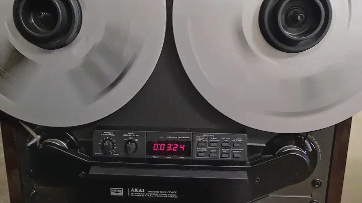 Катушечный магнитофон Akai GX 747